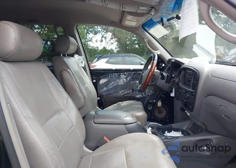 2004 Toyota Sequoia Sr5 V8 z USA, uszkodzony, nr VIN 5TDZT34A54S233684